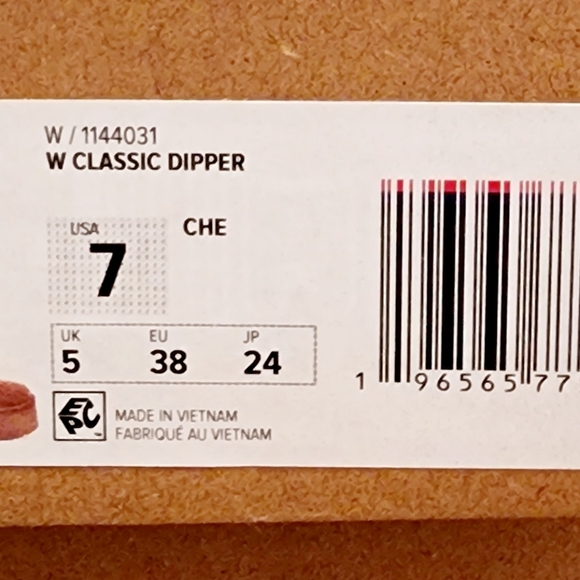 UGG - Classic Dipper (Brand new, unworn with box) Size: 7, brown suede - Picture 9 of 10